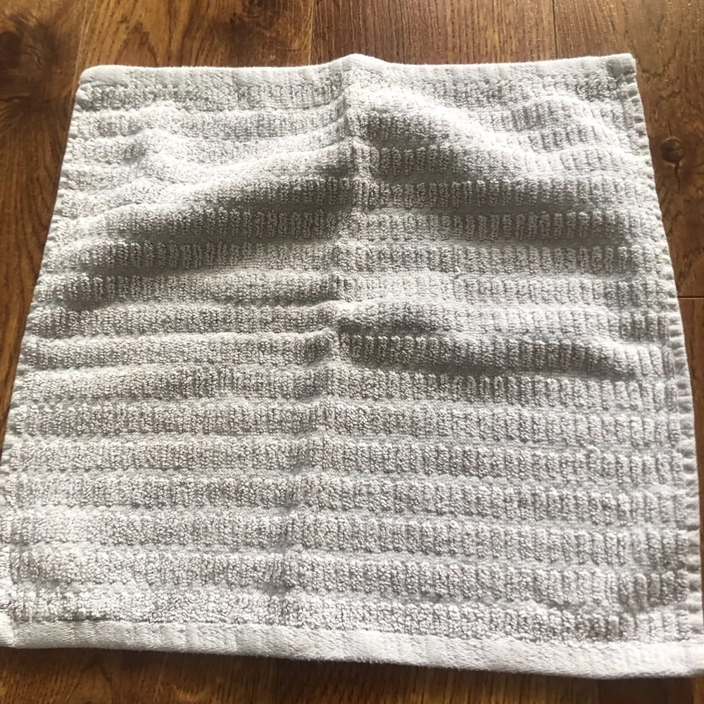 Set of 2 textured washcloths